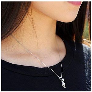 Cat pendant necklace